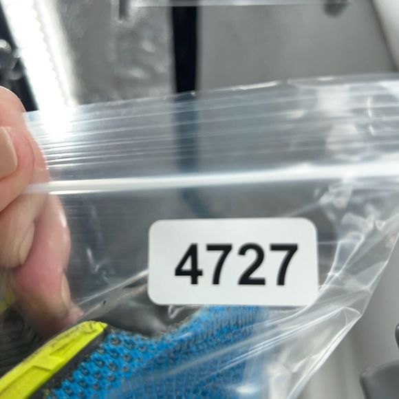 Altra Escalante Racer Boston Shoes Women's Size 9.5 Athletic Blue Neon Yellow - Picture 15 of 15